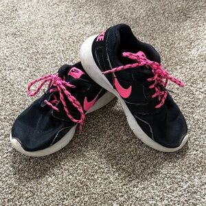 Nike Kids Sneakers Black with Neon Pink Highlights